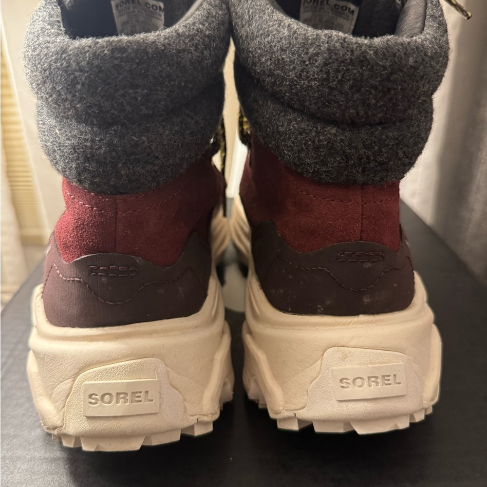 Sorel Snow-Winter Boots size 8.5M - Picture 6 of 6